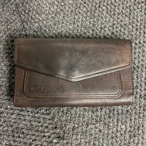 Fossil Brown Pebbled Leather Tri-Fold Bill Length Fold-Over Snap Close Wallet
